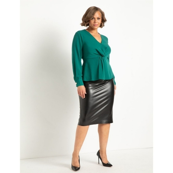 Eloquii Twist-Front Peplum Blouse Top Size 18 Kelly Green Surplice Snap-Front - Picture 2 of 12